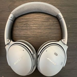 Bose Quiet Comfort 35 II (QC 35 II) Silver